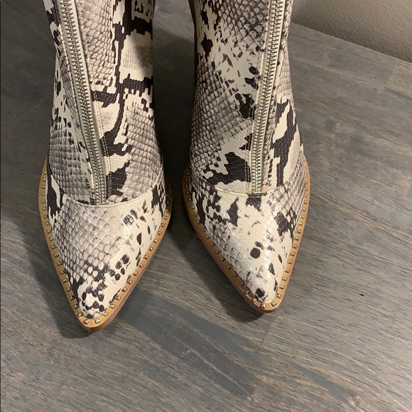 Misguided Snakeskin Ankle Heel Boots Front Zipper - Picture 2 of 16